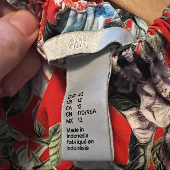 Red floral H&M Dress - Picture 4 of 5